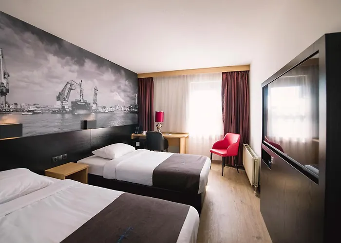 Отель Bastion Zuid 3*